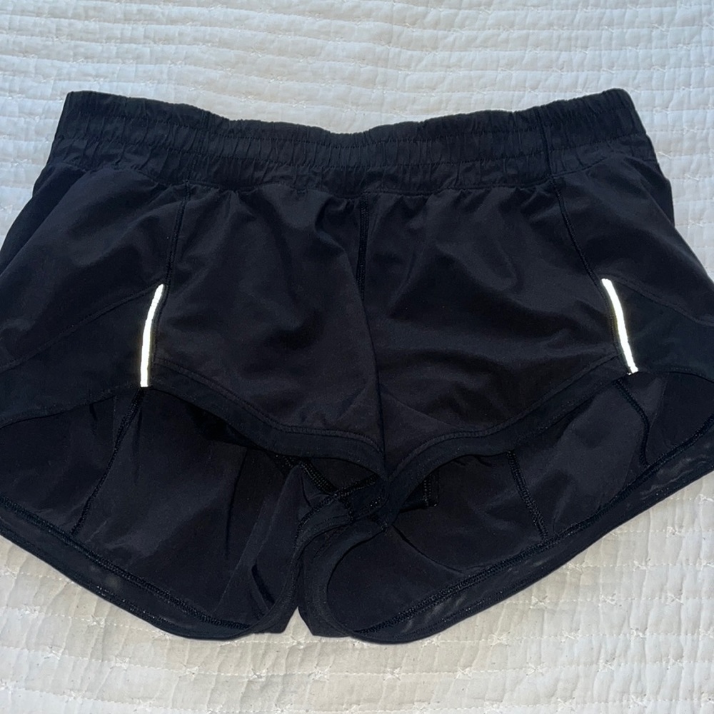 LuluLemon Low Rise Hotty Hot 2.5” Shorts
